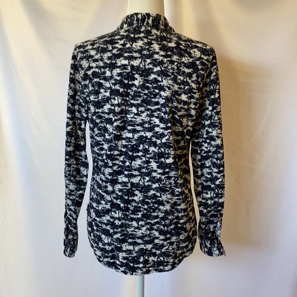 Patagonia button down - Picture 4 of 5